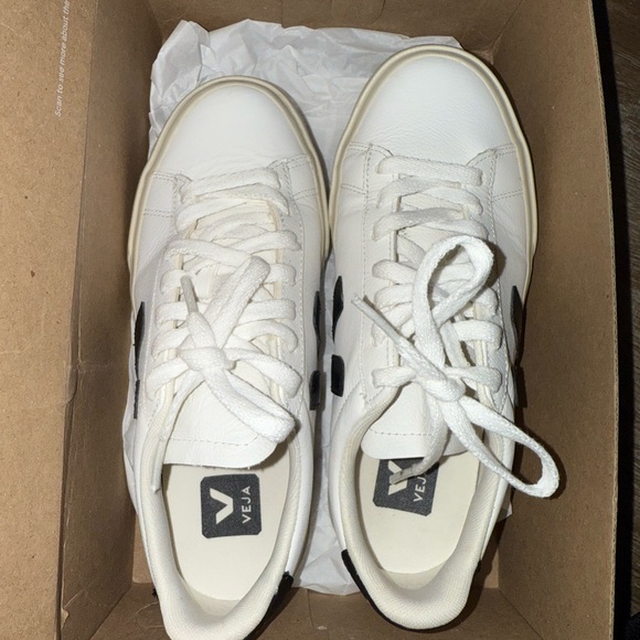 Veja Campo Leather Sneakers - Picture 16 of 16